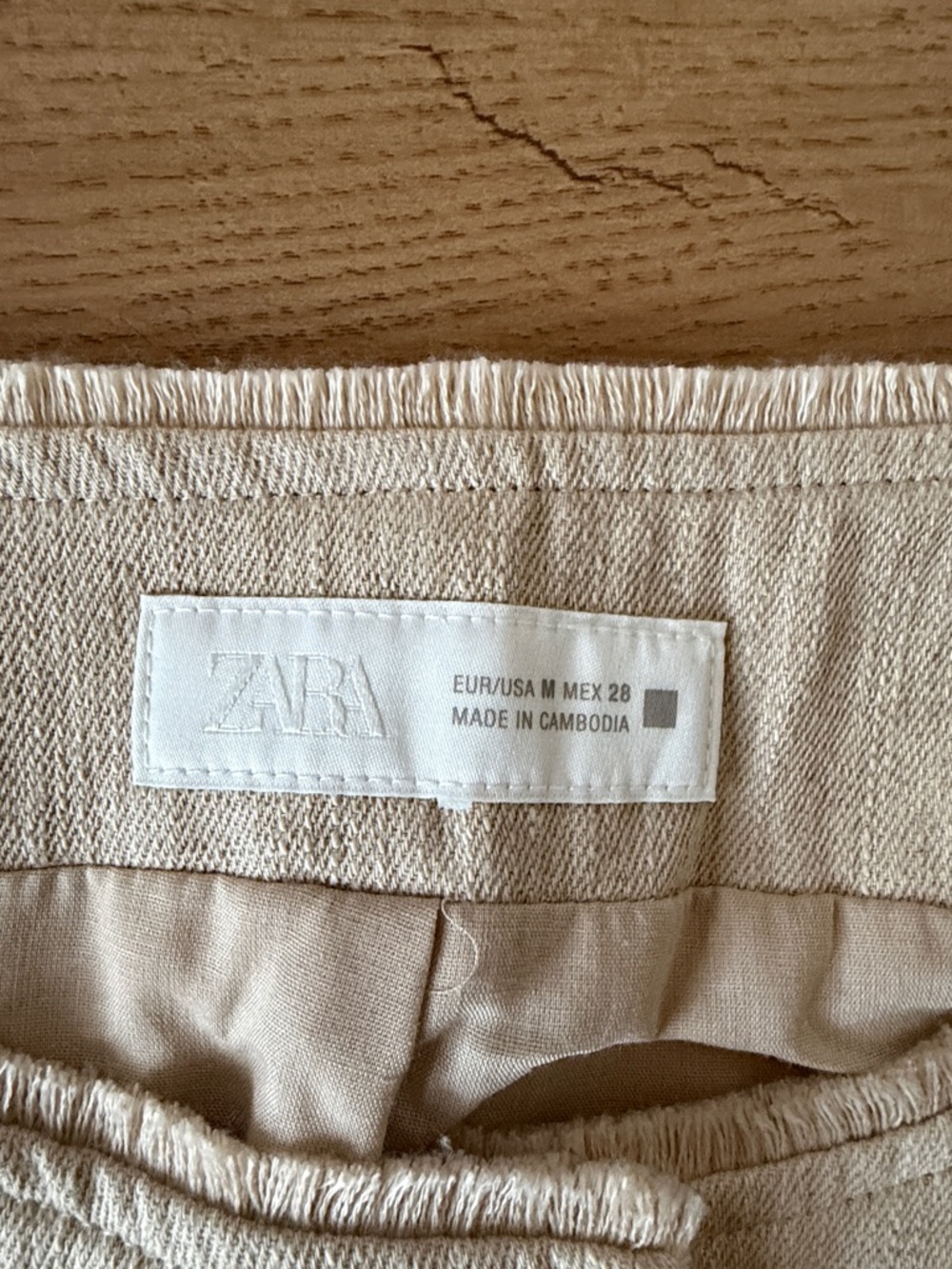 Zara Women’s Medium Crop - Picture 2 of 2